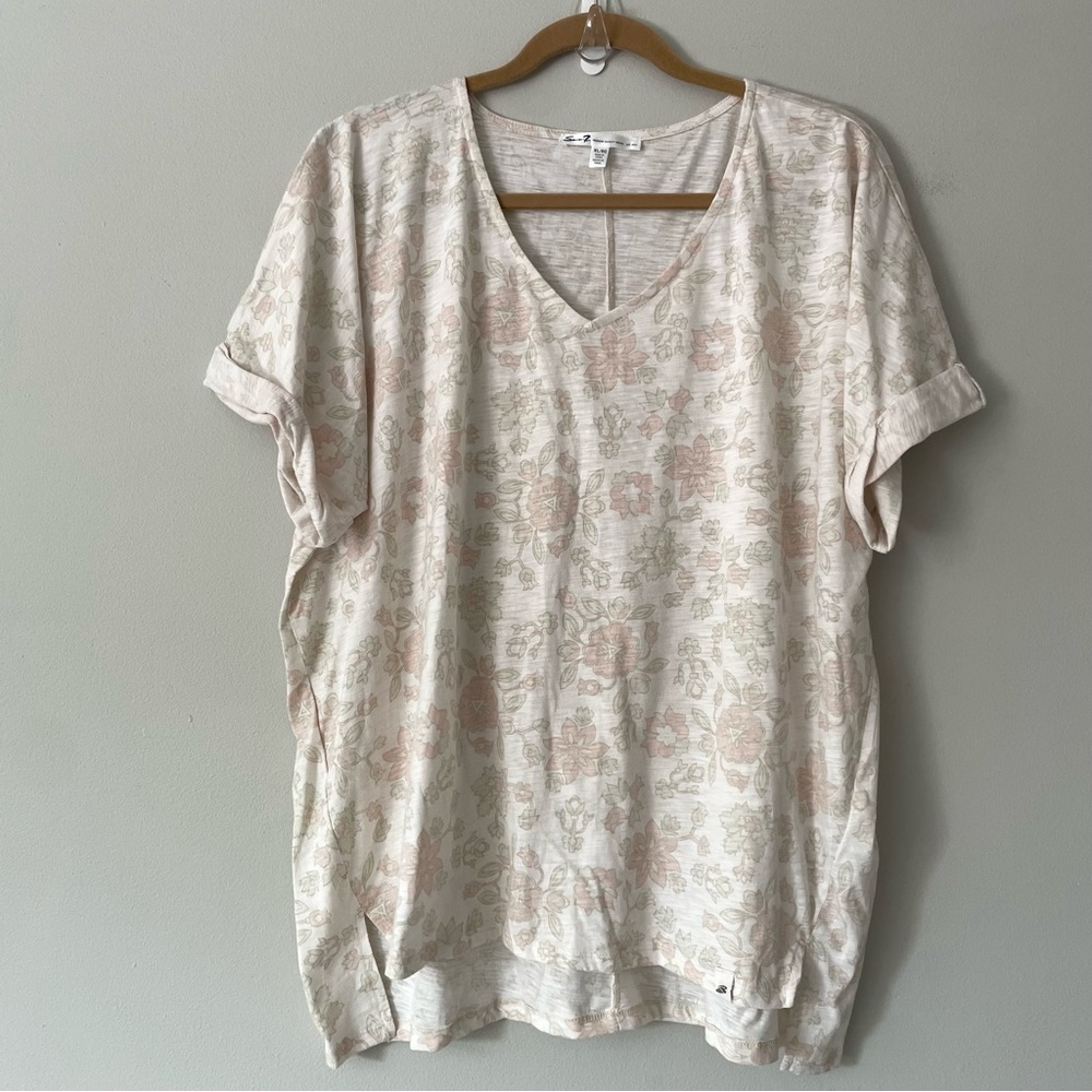 Seven7 V Neck Short Sleeve Pale Neutral Floral T Shirt • Size XL